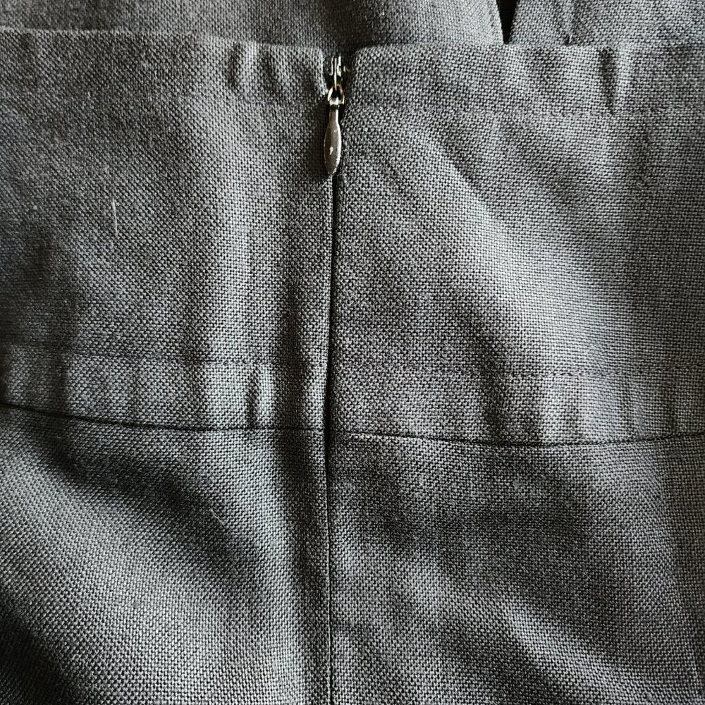 Celine Black Vintage Skirt US 6 FR 38 – 1980s, 100% Viscose, Zip Closure - Picture 5 of 6